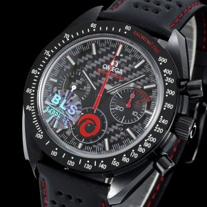 Alternative view of BLS New Release: Omega's latest Speedmaster Dark Side of the Moon watch debuts with an all-ceramic construction. Ceramic is an inorganic non-metallic material formed through high-temperature firing. This material enables the creation of high-density watch components with exceptional mechanical properties.Ceramic ranks among consumers' most favored watch materials, valued for its striking, diverse hues and exceptional properties. Twice as light as stainless steel, ceramic offers superior wear resistance, high scratch resistance, biocompatibility, hypoallergenicity, and non-magnetic properties.This timepiece features a 44.25mm case housing a blackened movement. Laser ablation technology recreates the authentic lunar surface on the movement's bridges, paying tribute to the Speedmaster's pivotal role in the Apollo 8 mission.Through the skeletonized dial crafted from black anodized aluminum, the near side of the moon—visible from Earth—is clearly visible. The caseback reveals the far side of the moon, seen only by astronauts. The watch is paired with a black micro-perforated rubber strap featuring a striking yellow rubber insert.The entire watch is crafted from black ceramic, featuring a central chronograph seconds hand accented with yellow lacquer and a bezel adorned with laser-engraved bright white enamel tachymeter scales.The small seconds hand is crafted from Grade 5 titanium, ingeniously shaped like the Saturn V rocket. This 3D form is achieved through laser turning, with color variations created by applying white lacquer, laser ablation, and laser blackening techniques.